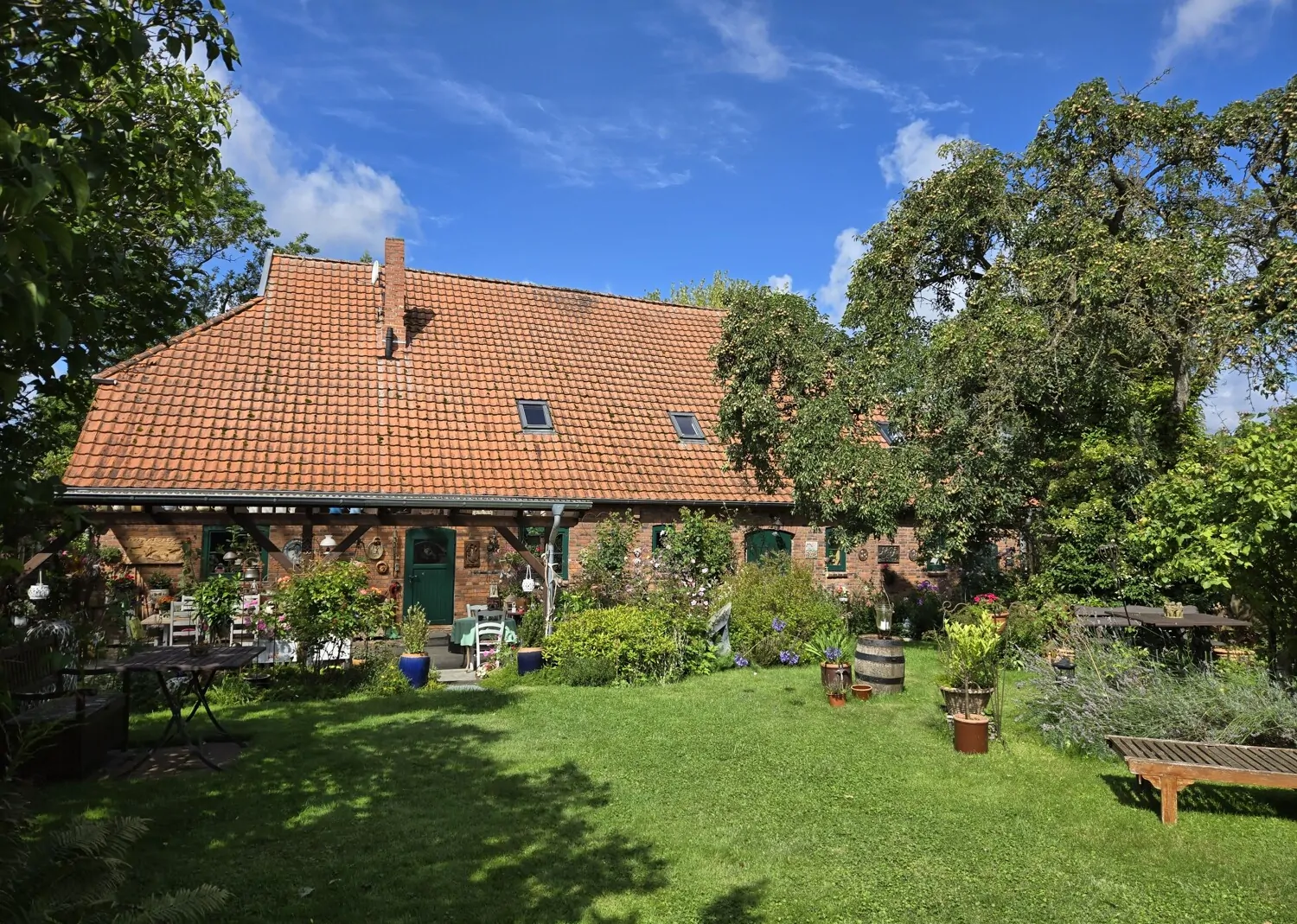 Saniertes Fachwerk-Landhaus mit großem Grundstück und historischem Charme