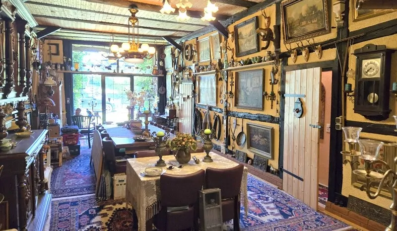 Zimmer mit Giebelausgang