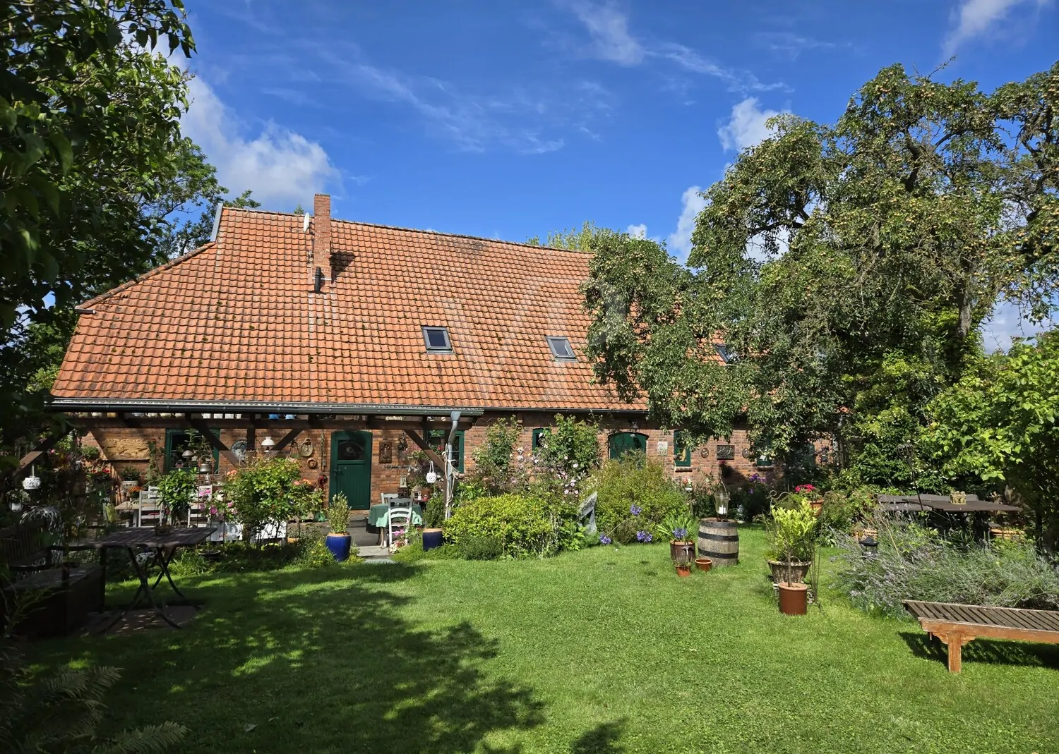 Saniertes Fachwerk-Landhaus mit großem Grundstück und historischem Charme