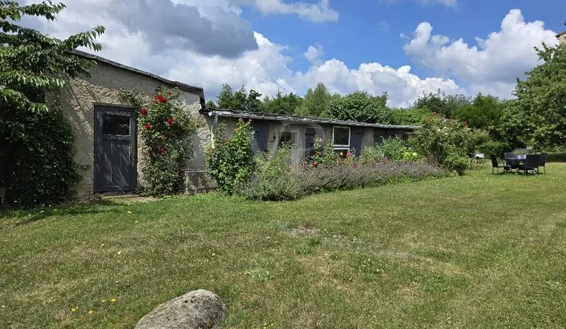 Garten + Nebengebäude