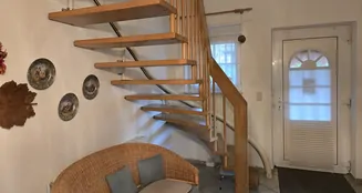 von_poll_real_estate_property_25086021_image_2