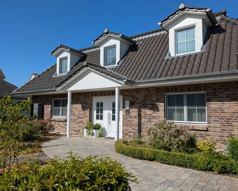 Zweifamilienhaus als außergewöhnlicher Bungalow – großzügig, zentrumsnah, stilvoll