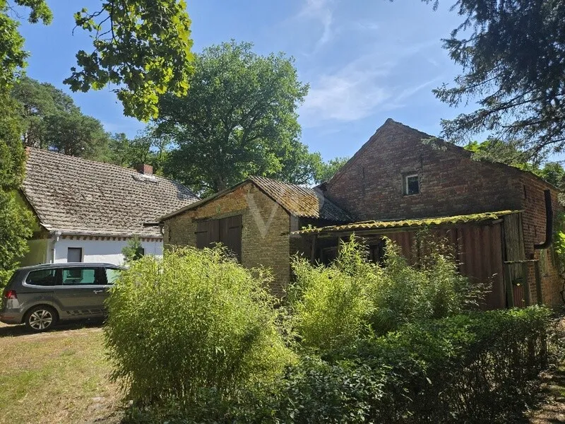 Rückansicht mit Scheune