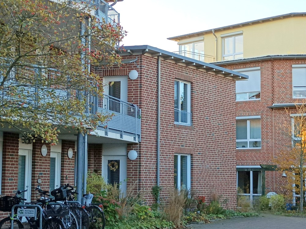 Rollstuhl geeignete EG-Wohnung mit zwei Terrassen in ruhiger, schöner Lage