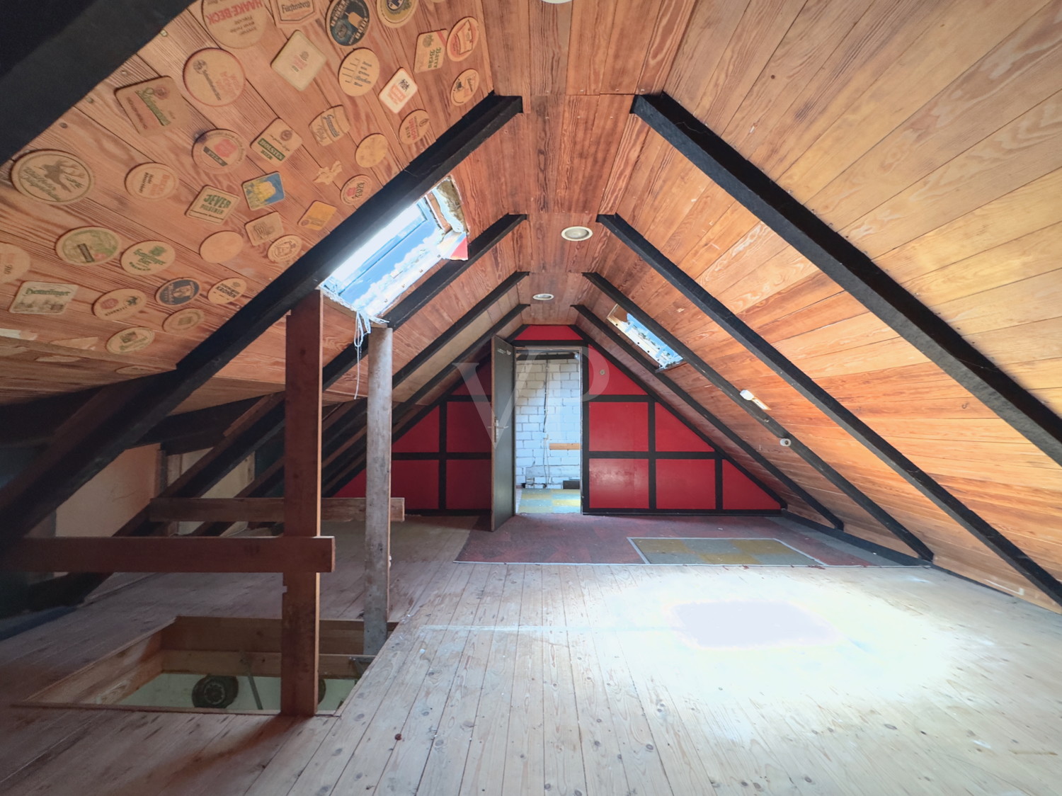 Spitzboden über Garage