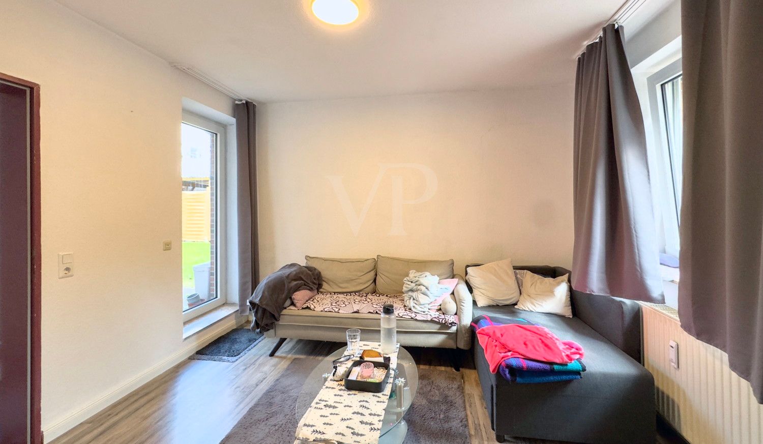 Schlafzimmer 1