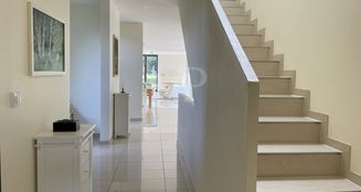 von_poll_real_estate_property_24026066h_image_9