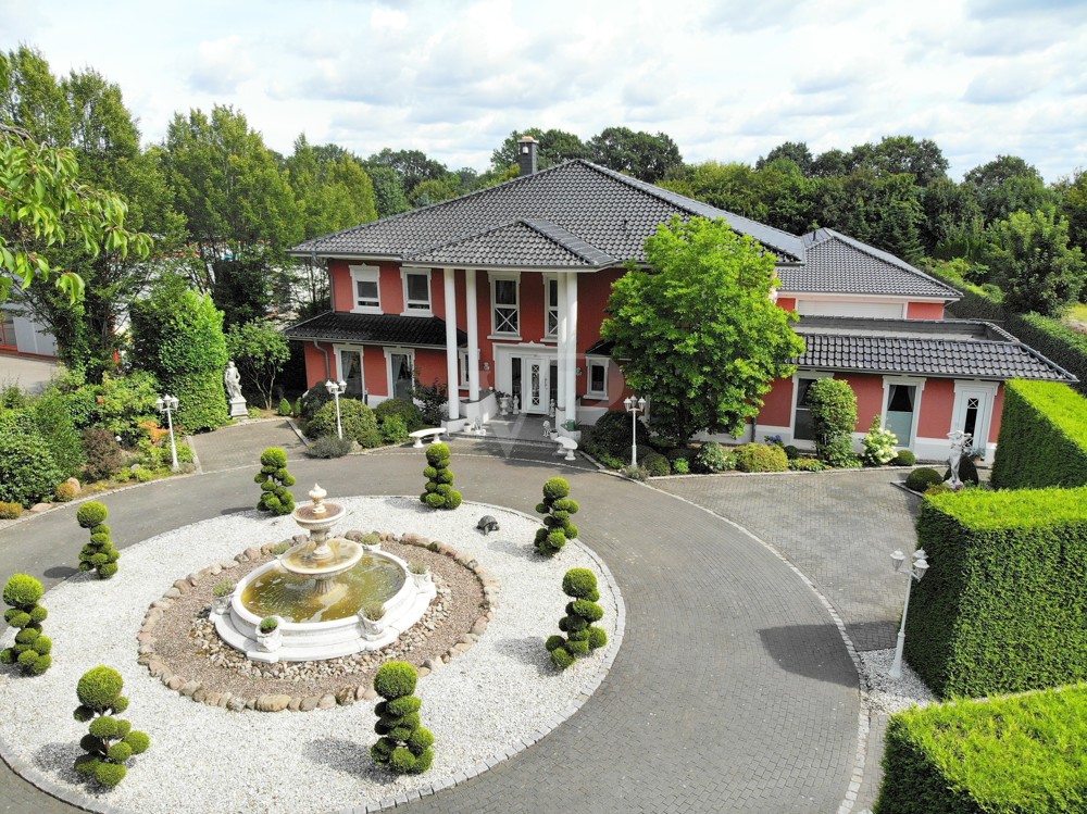Imposante Villa mit Wellnessbereich