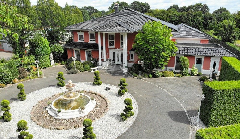 Imposante Villa mit Wellnessbereich