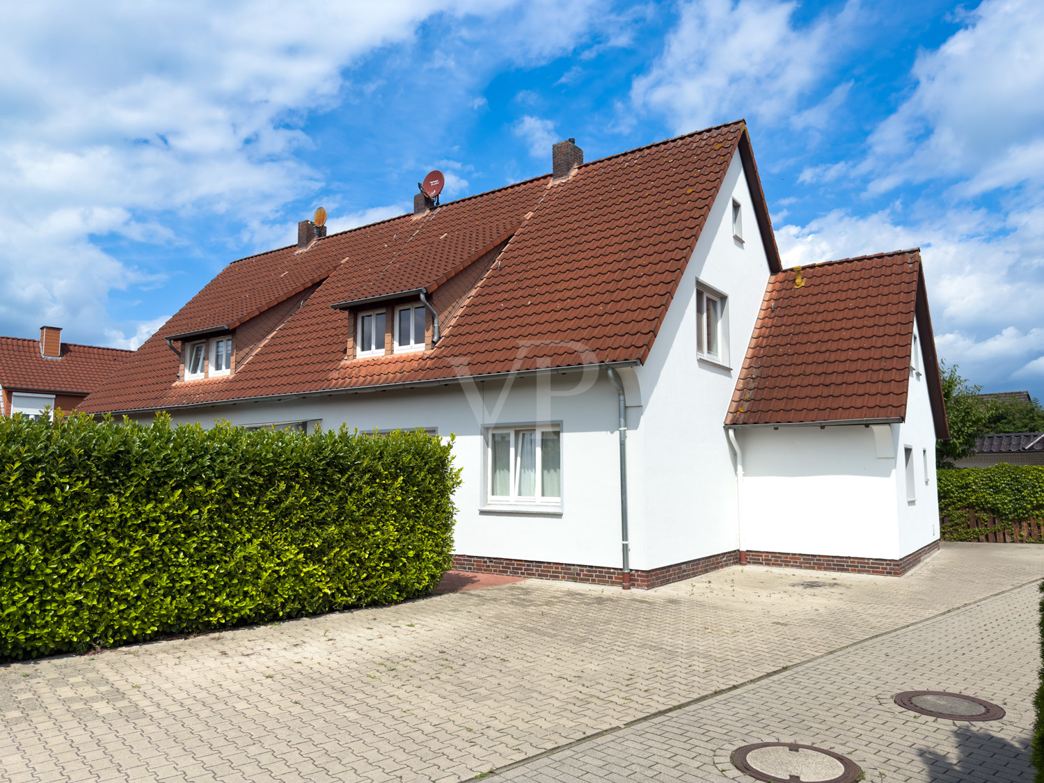 Nähe Klinikum Oldenburg - vermietetes Mehrfamilienhaus mit vier Wohneinheiten