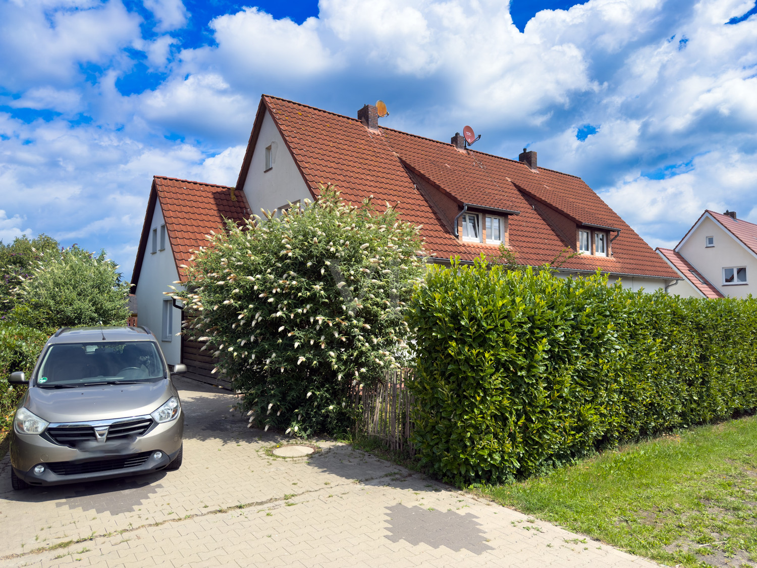 Nähe Klinikum Oldenburg - vermietetes Mehrfamilienhaus mit vier Wohneinheiten