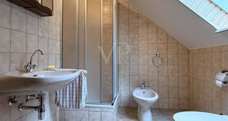 von_poll_real_estate_property_24026097b_image_15