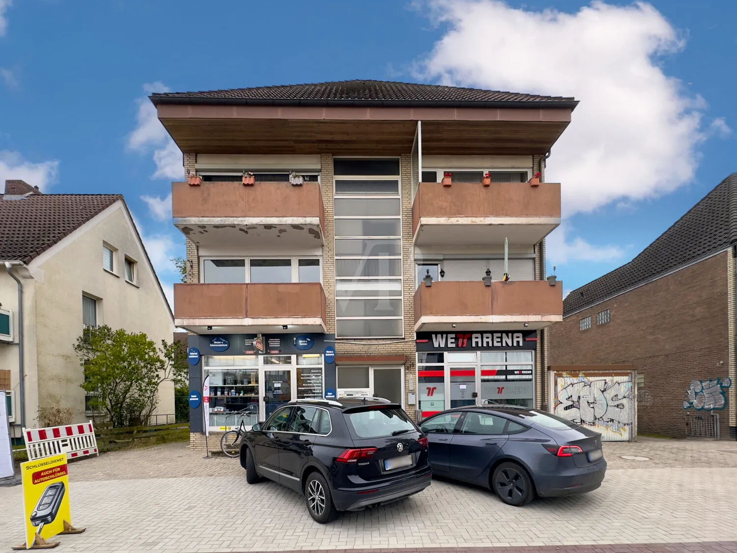 Residential and commercial building in Alexandersfeld – Stable income and development opportunities