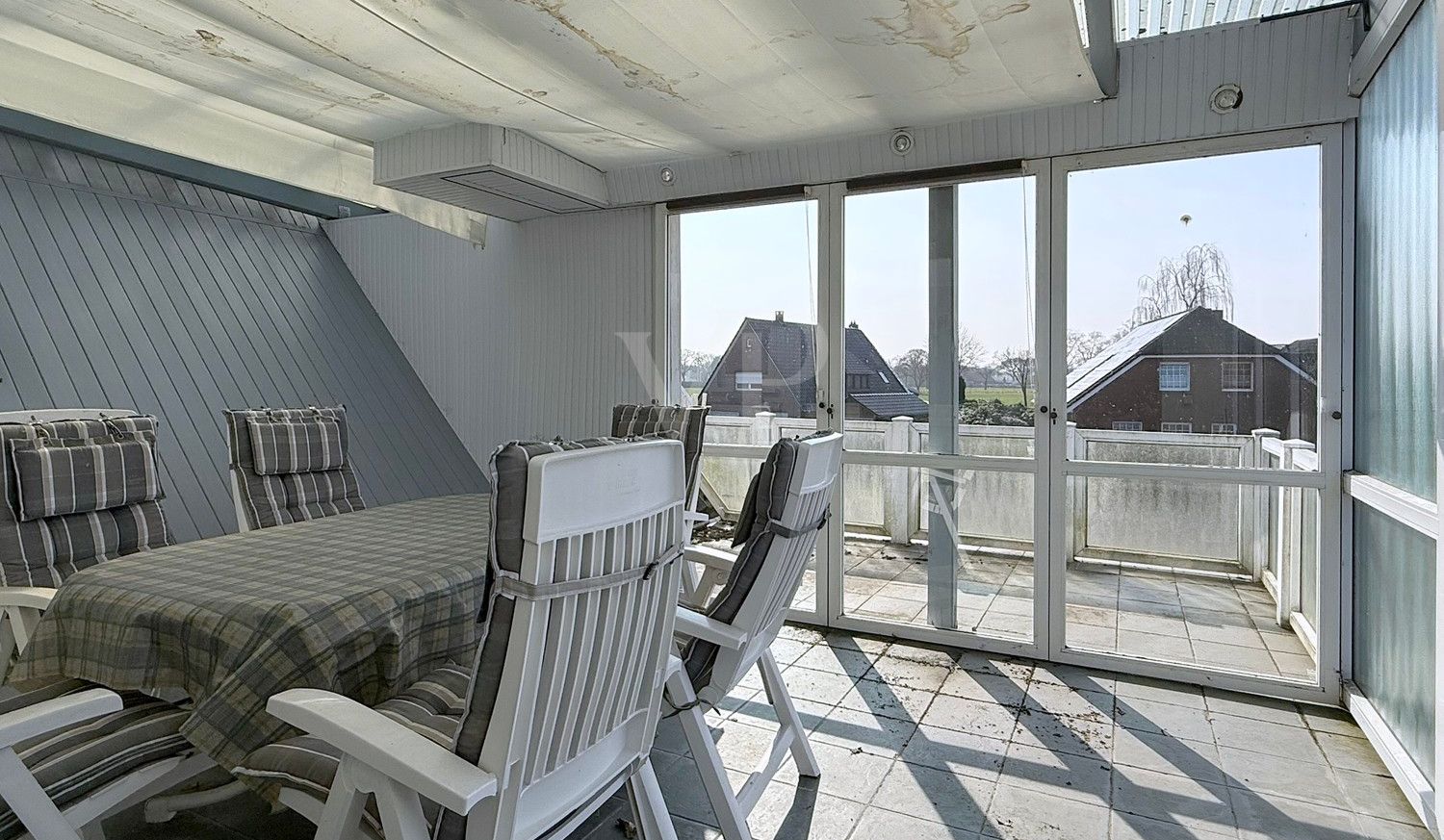 überdachte Dachterrasse