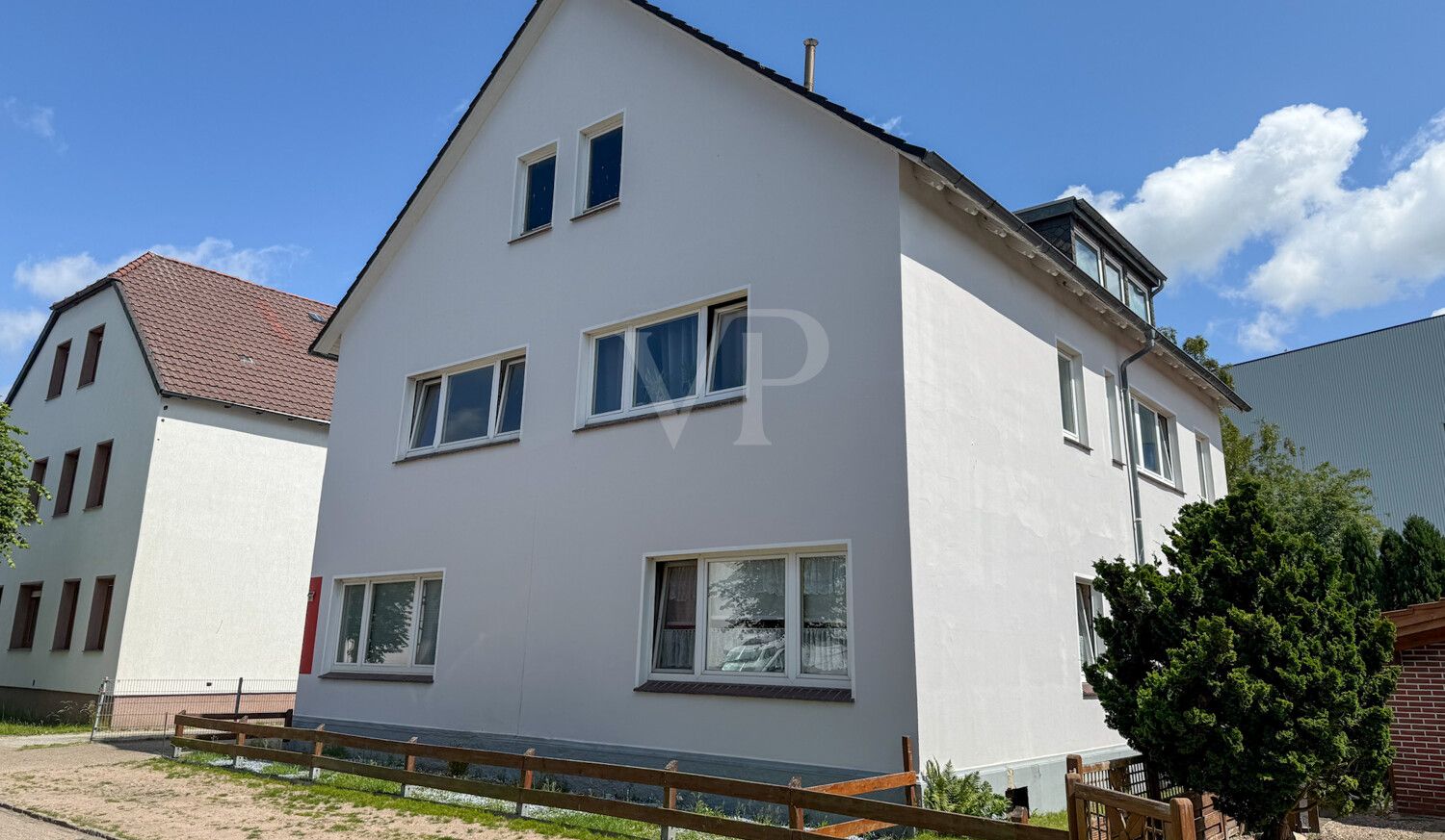 Investitionschance: Mehrfamilienhaus mit 4 Einheiten – 3 vermietet