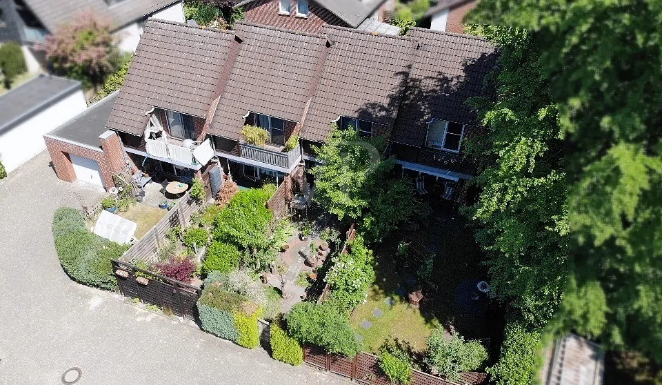 Attraktive Reihenhausanlage mit vier Wohneinheiten