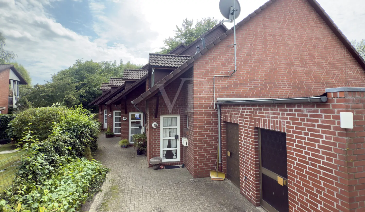 Attraktive Reihenhausanlage mit vier Wohneinheiten