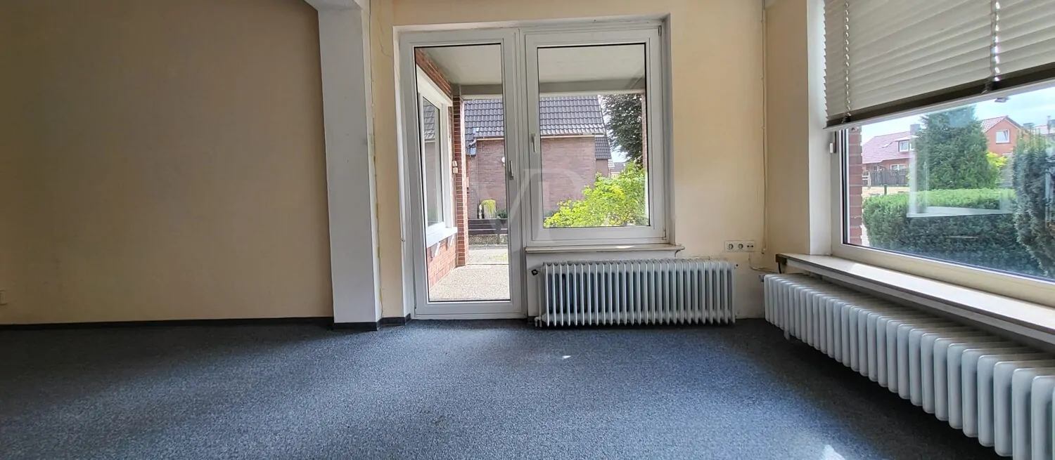 Wohnzimmer mit Terrasse (2)