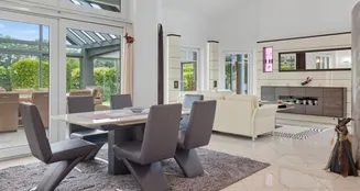 von_poll_real_estate_property_25026043z_image_7