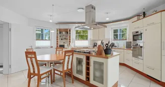 von_poll_real_estate_property_25026043z_image_10