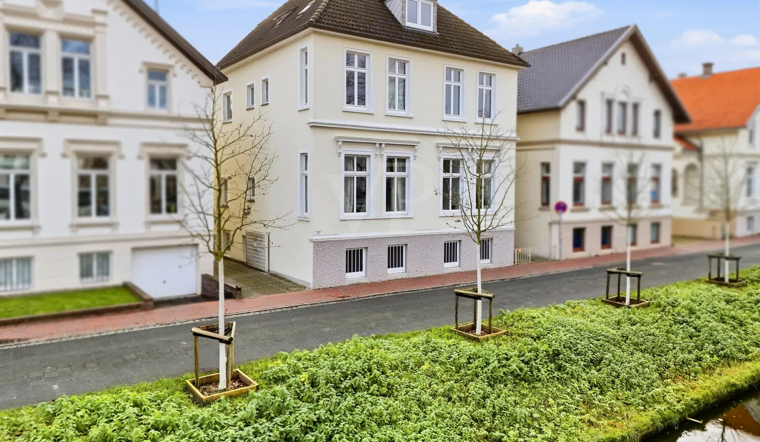 Drohne Staßenansicht 4 vertikal