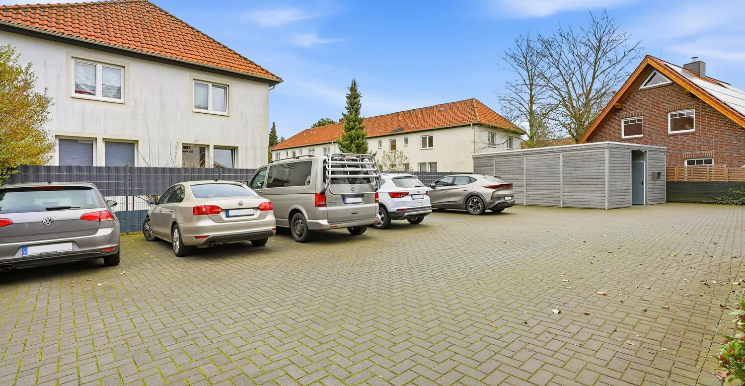 Stellplätze inkl. 2 Wallboxen + Geräteschuppen