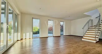 von_poll_real_estate_property_25026034bp_image_0