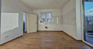 von_poll_real_estate_property_25026034bp_image_2