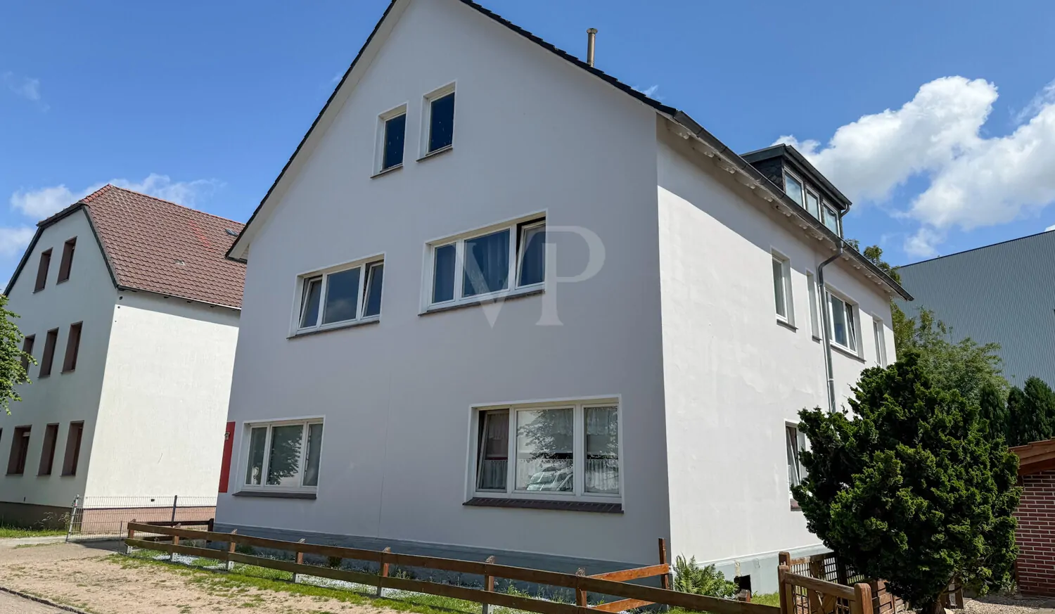 Mehrfamilienhaus mit Entwicklungschance – 3 von 4 vermietet