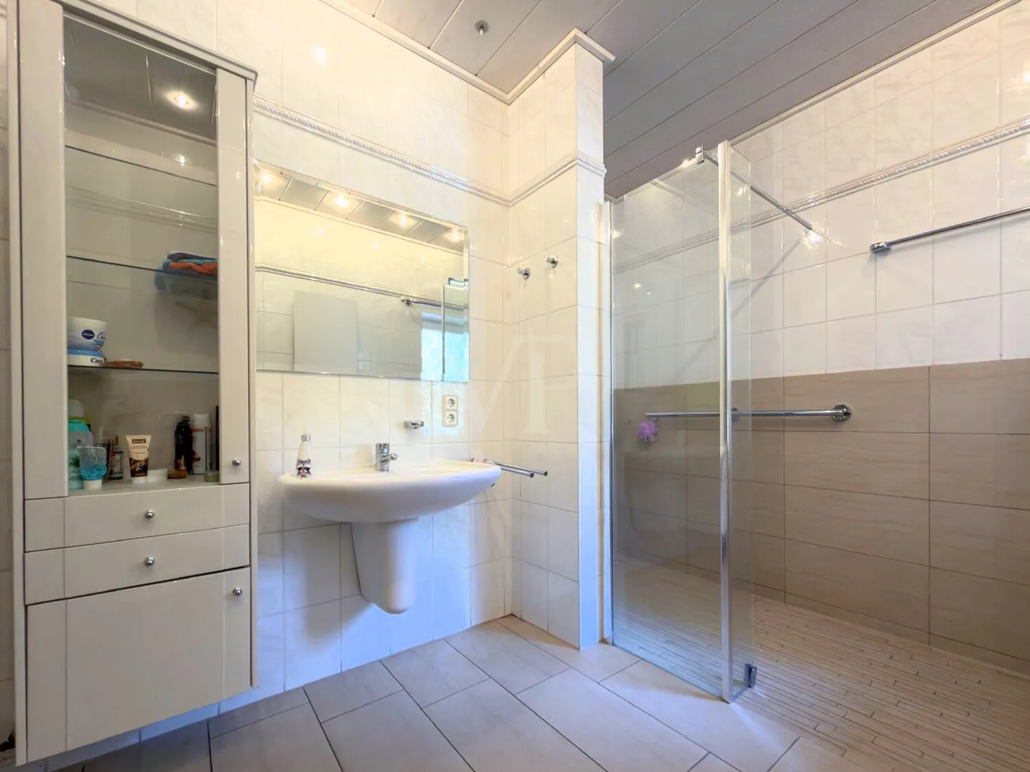 Badezimmer EG