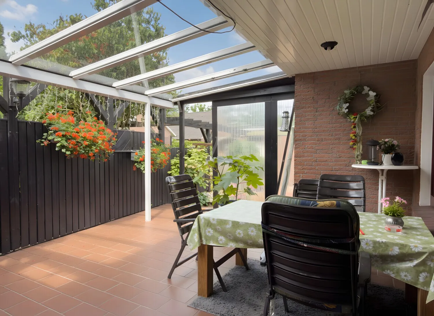 überdachte Terrasse