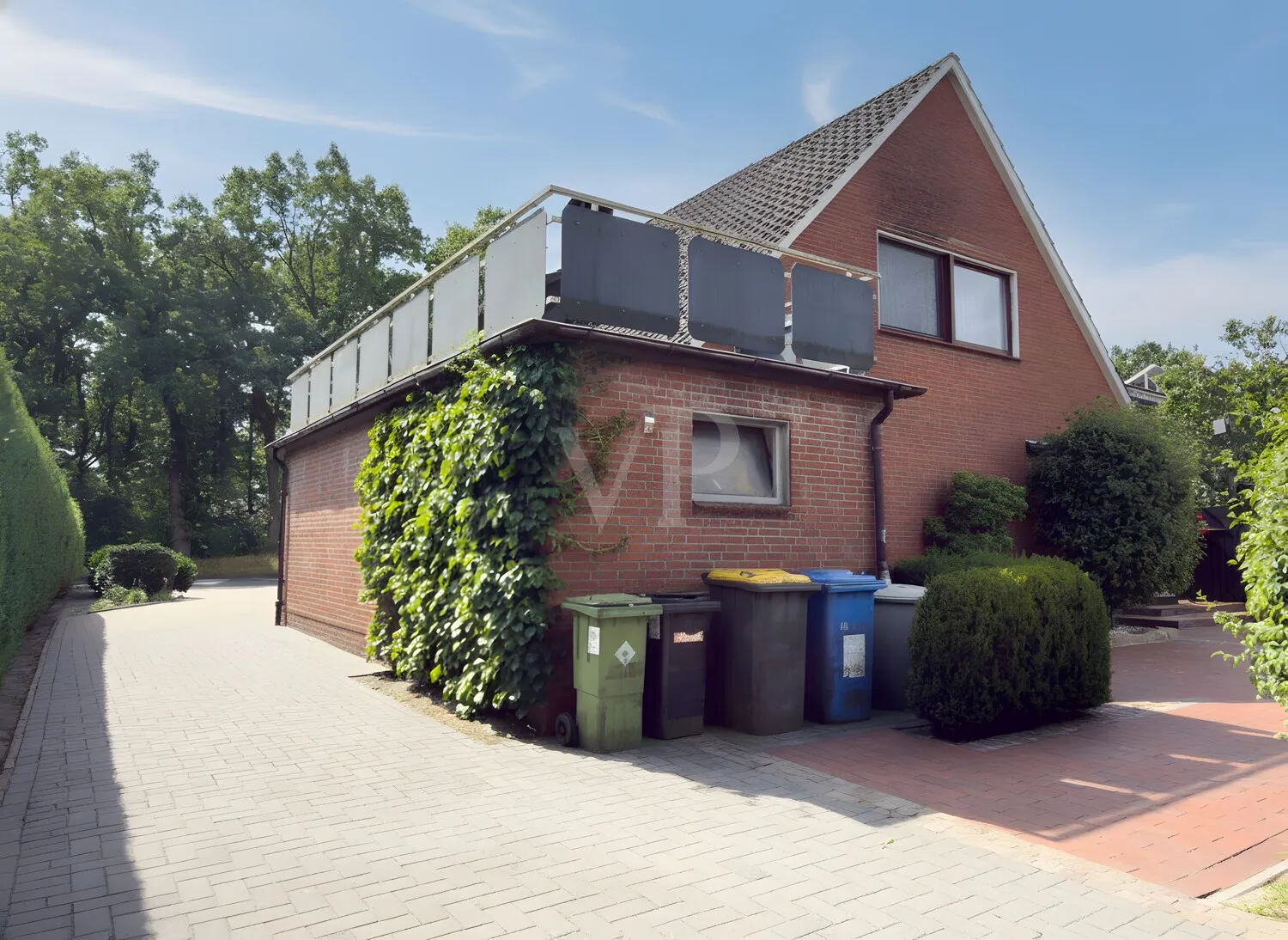 Rückansicht (Zufahrt in den Garten)