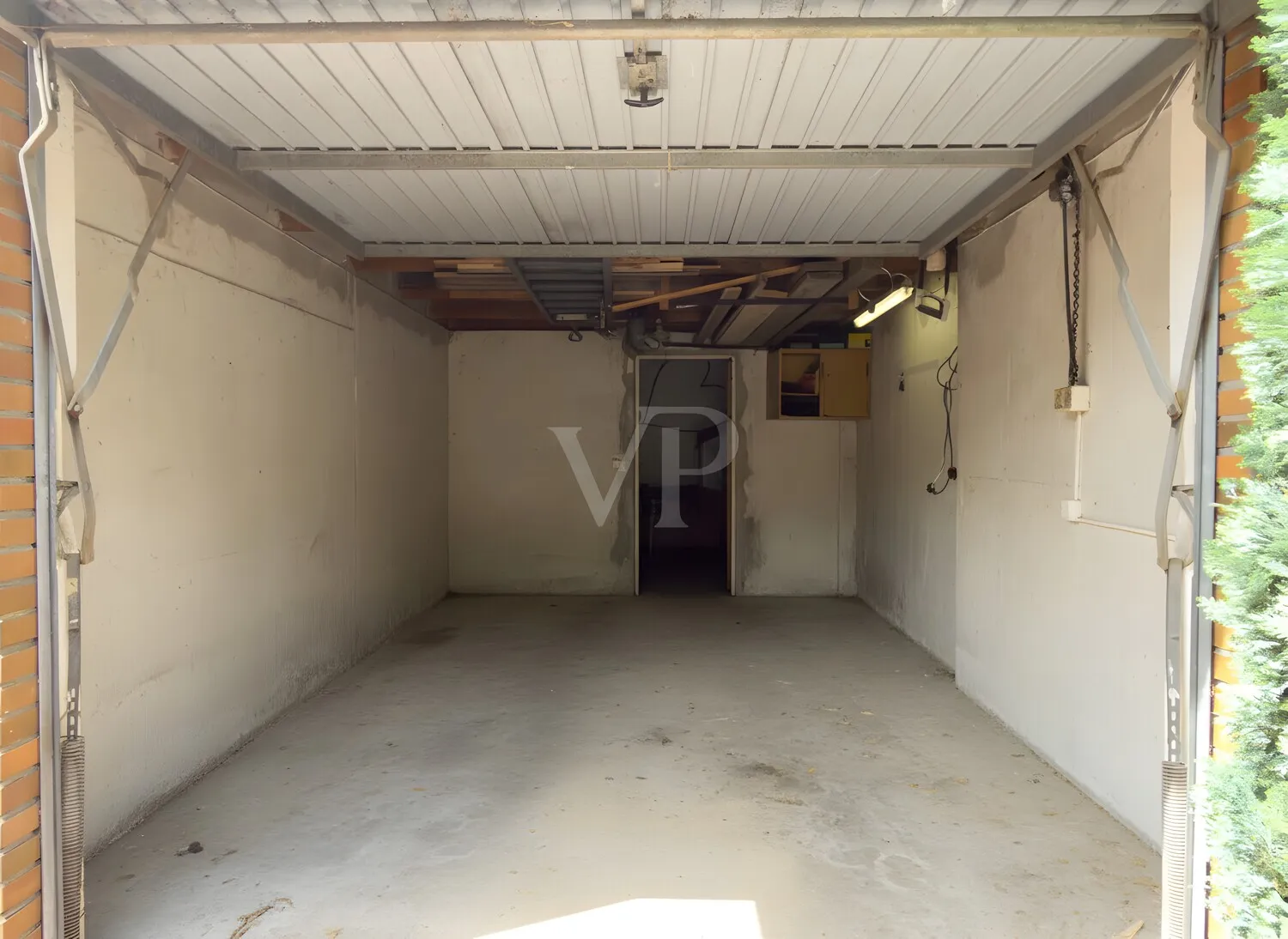 Garage 2