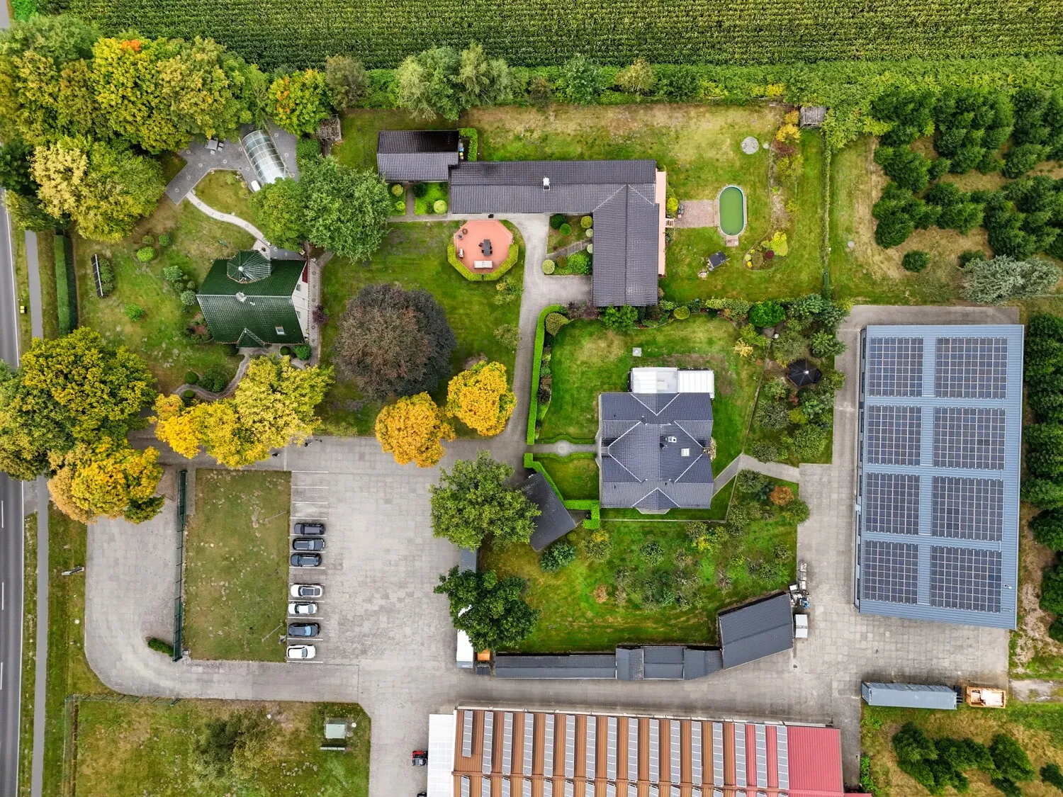 Wohn- & Gewerbeanwesen: Ideale Eigennutzung oder Kapitalanlage mit ca. 246.000 € Soll-Miete p.a.
