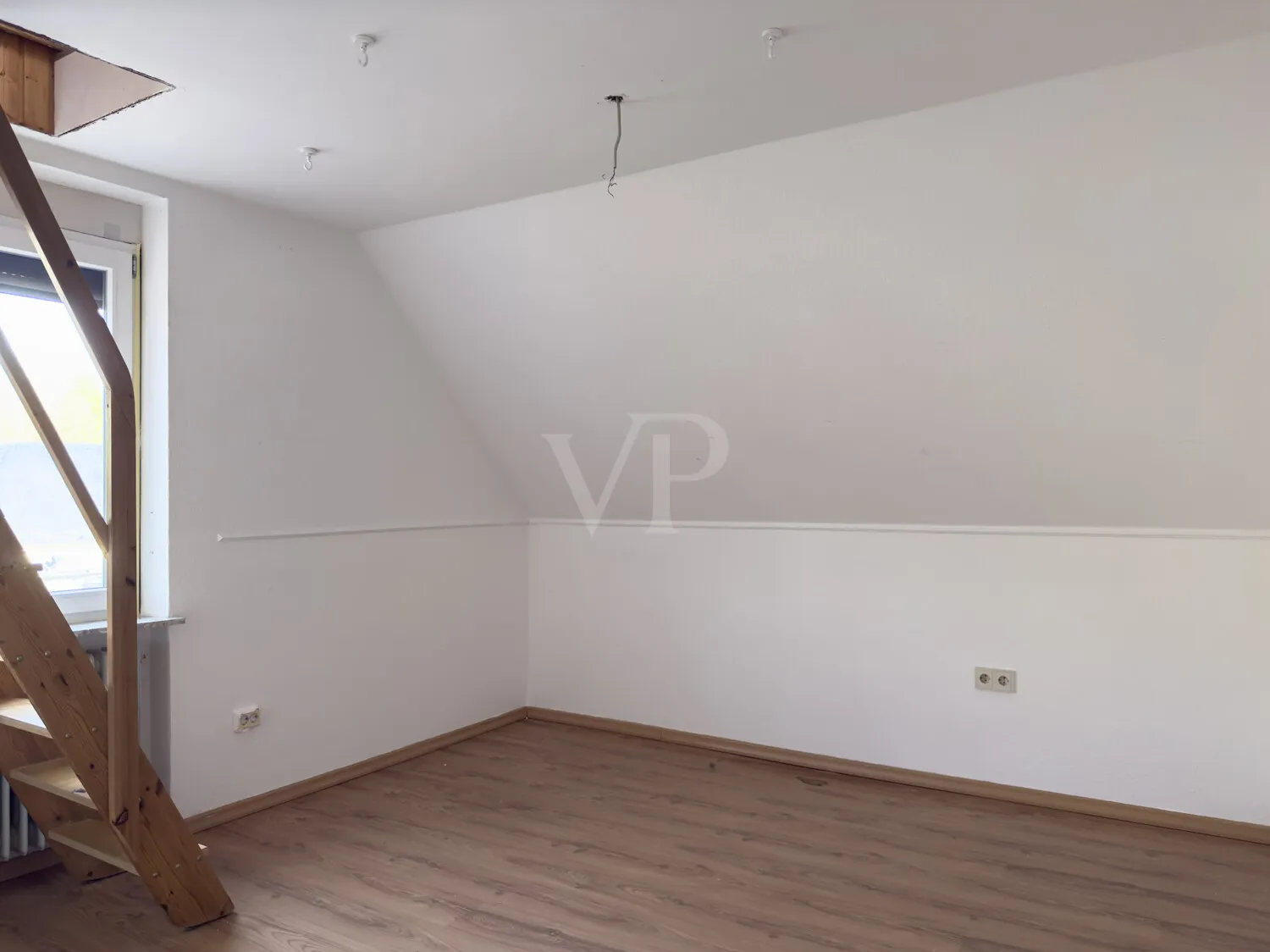 Zimmer 2 DG mit Zugang zum Spitzboden