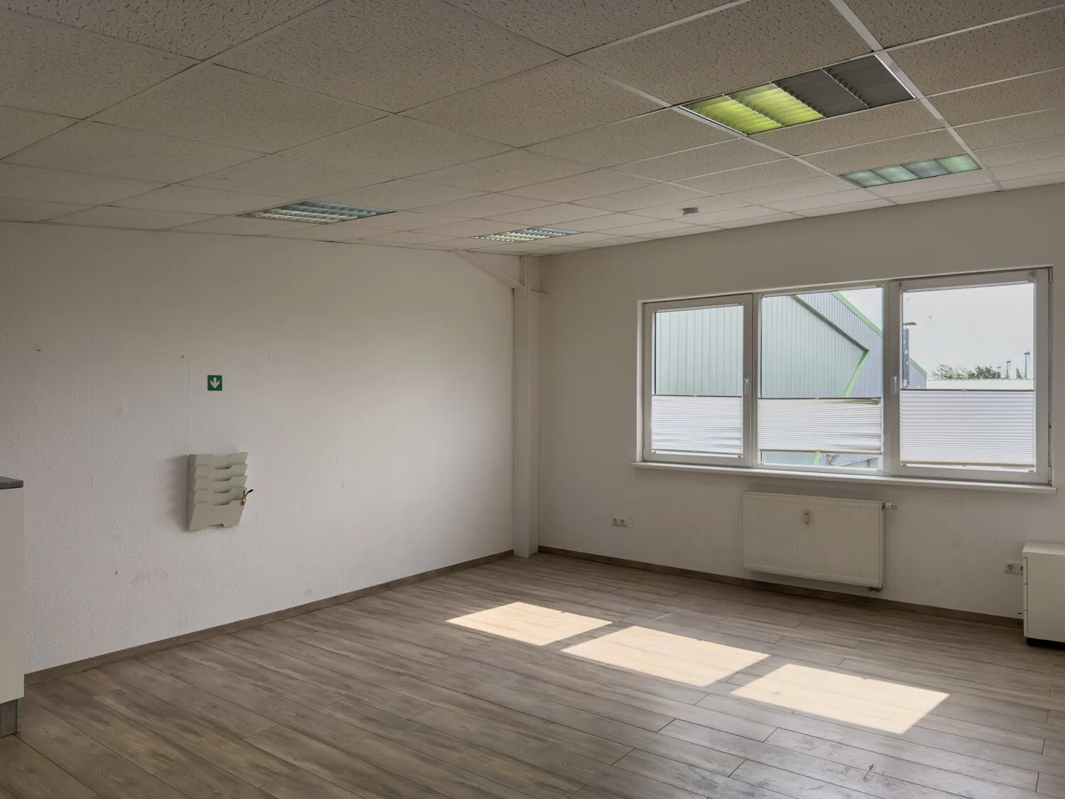 Aufenthaltsraum / Büro 3 mit Küche