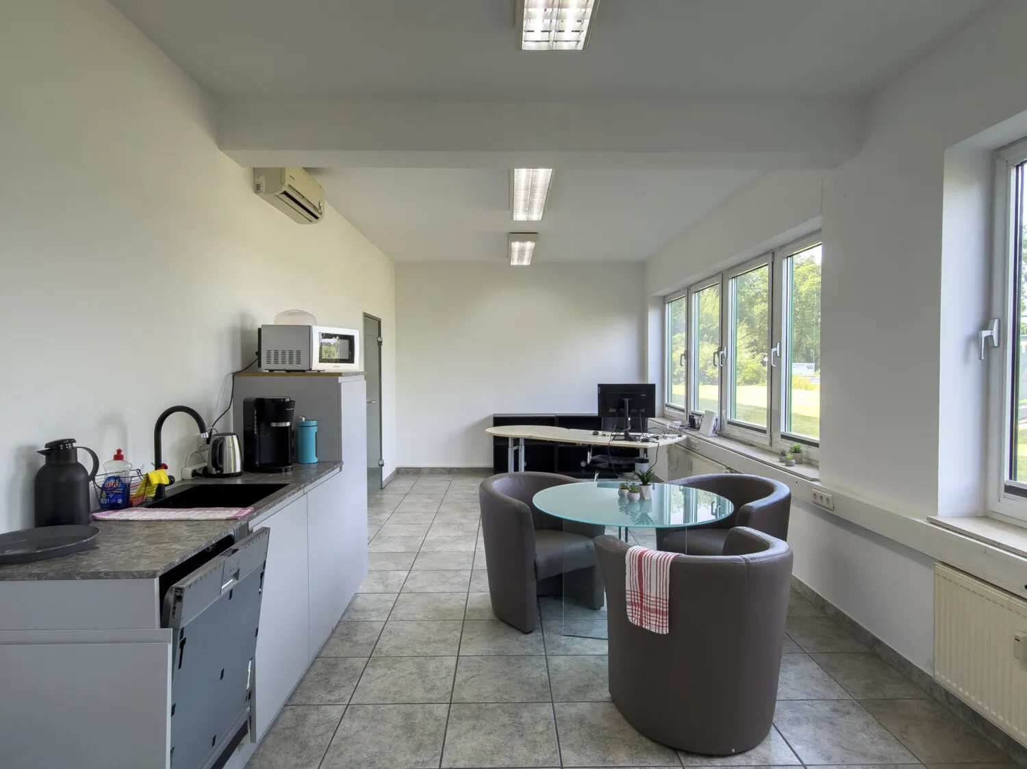 Einzelbüro / Küche