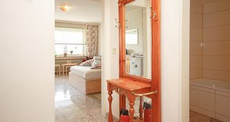 von_poll_real_estate_property_25013132_image_2