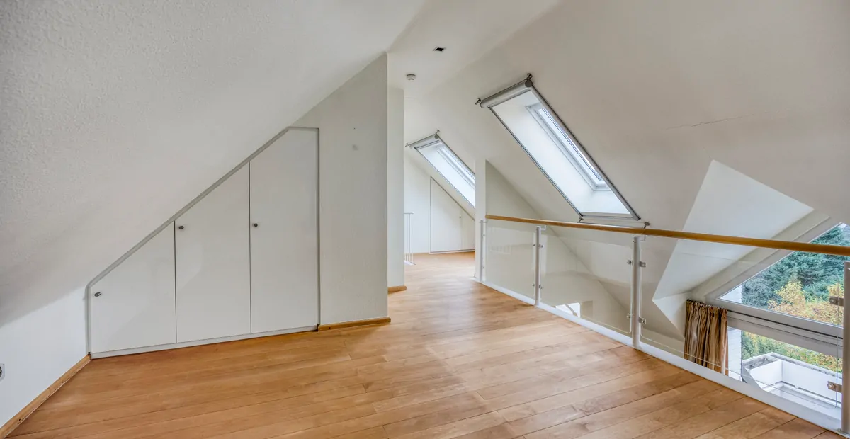 Offene Galerie über dem Wohnraum