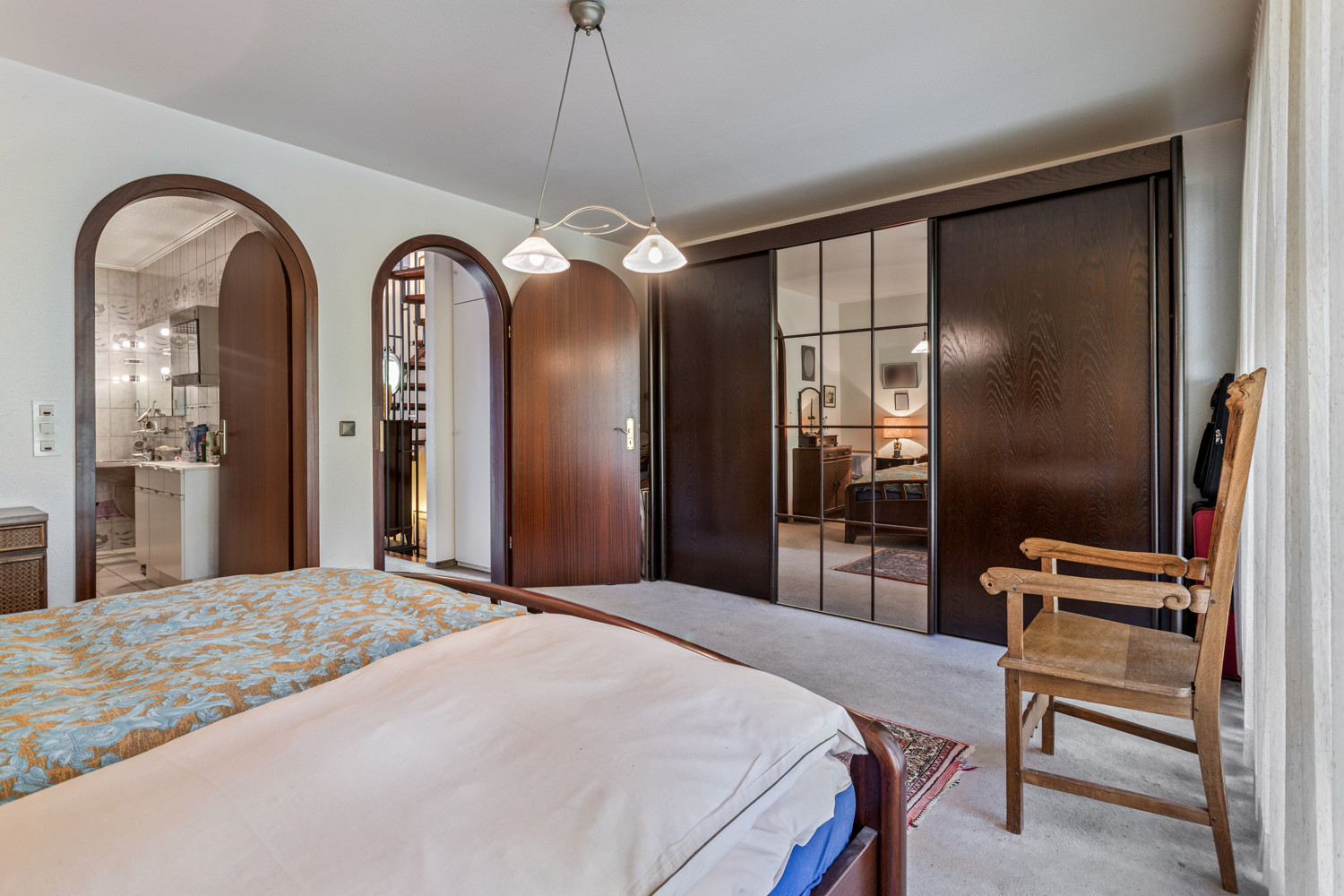 Schlafzimmer mit Bad en suite