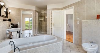 von_poll_real_estate_property_25013082_image_21