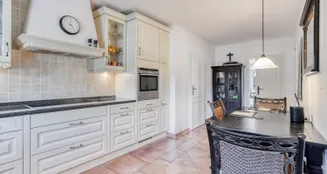 von_poll_real_estate_property_25013082_image_12