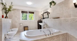 von_poll_real_estate_property_25013082_image_20