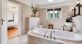 von_poll_real_estate_property_25013082_image_18