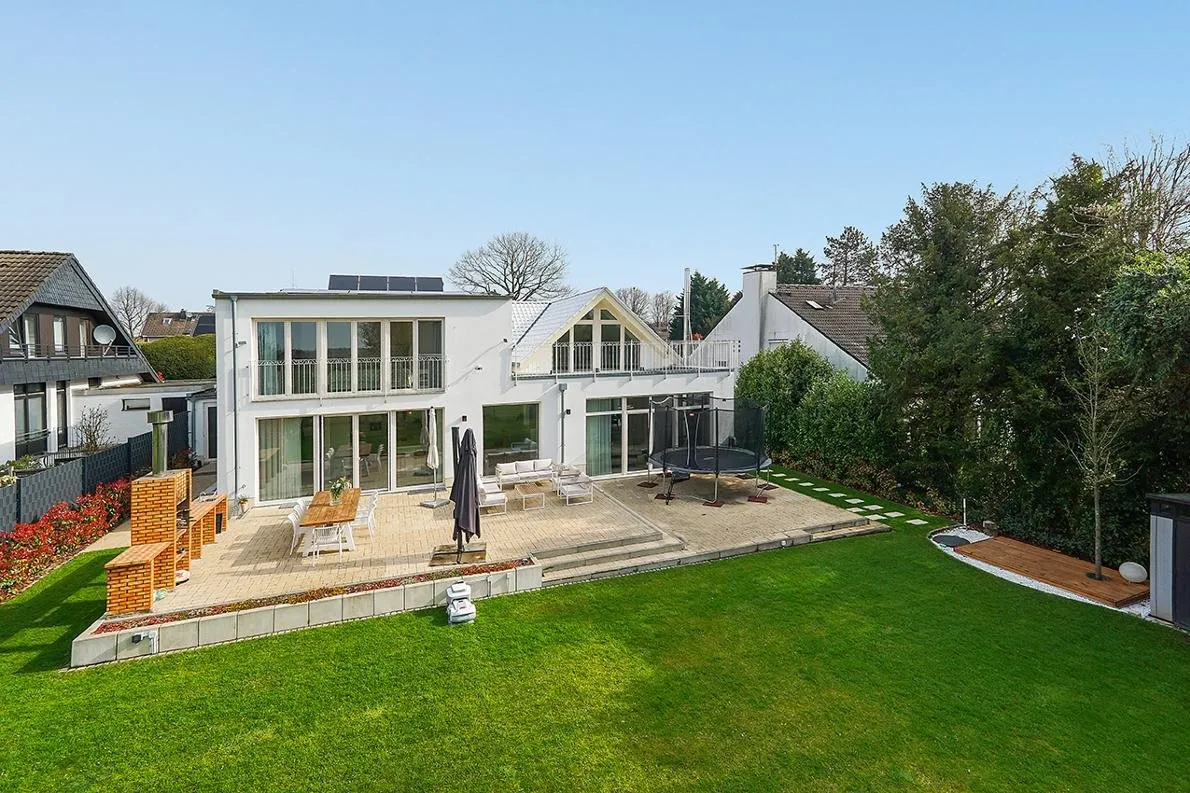Traumhaftes Einfamilienhaus mit großer Terrasse und Blick ins Grüne - Ihr Rückzugsort in der Natur!