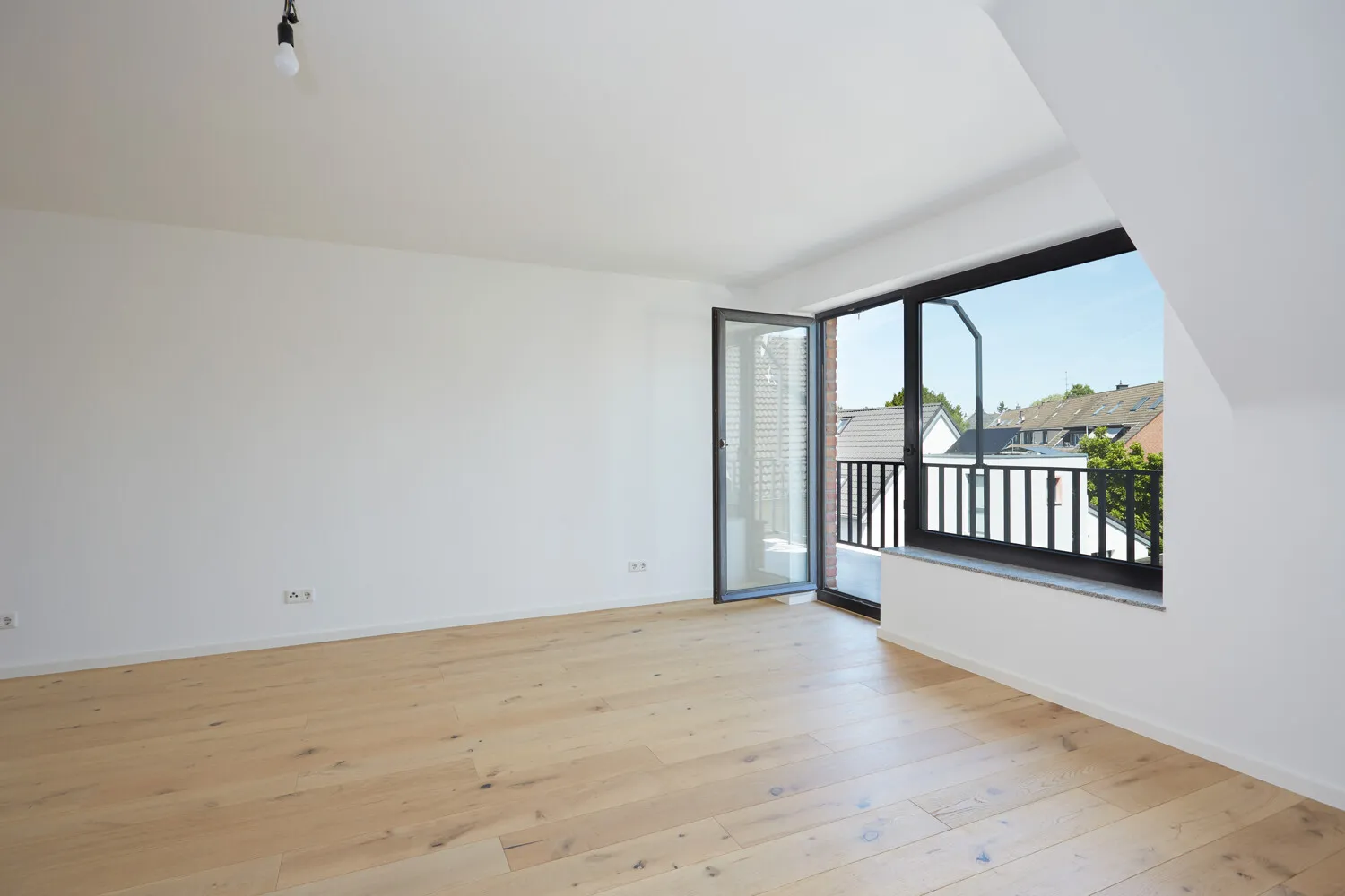 Ausgang zum Balkon DG