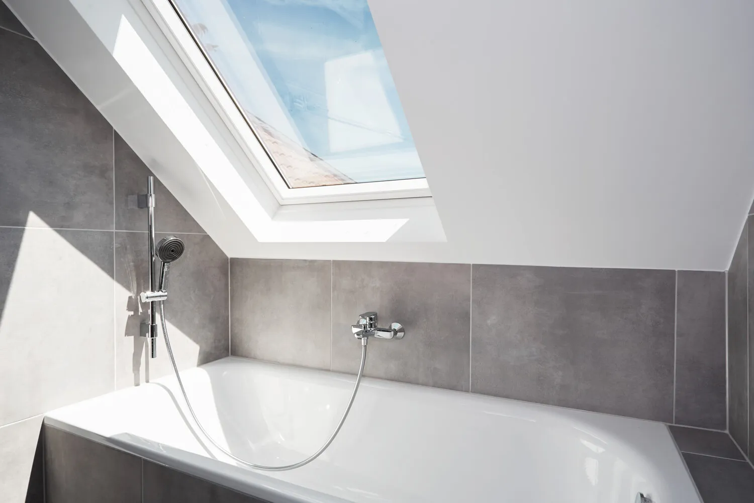 Badewanne mit Blick in Himmel