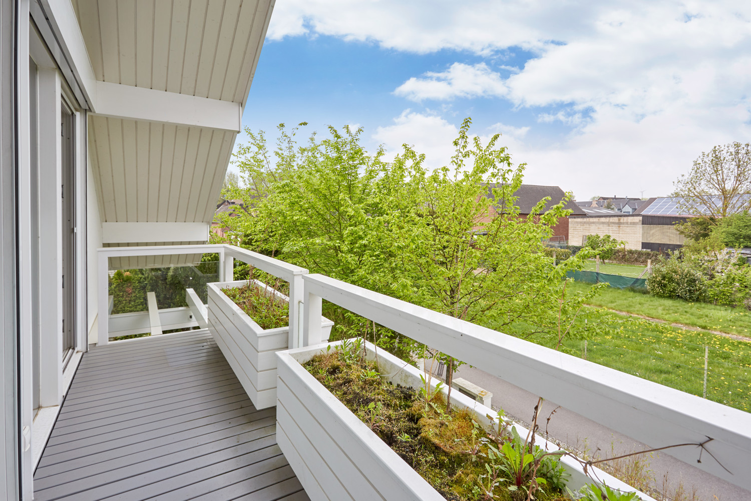 Balkon zur Straße