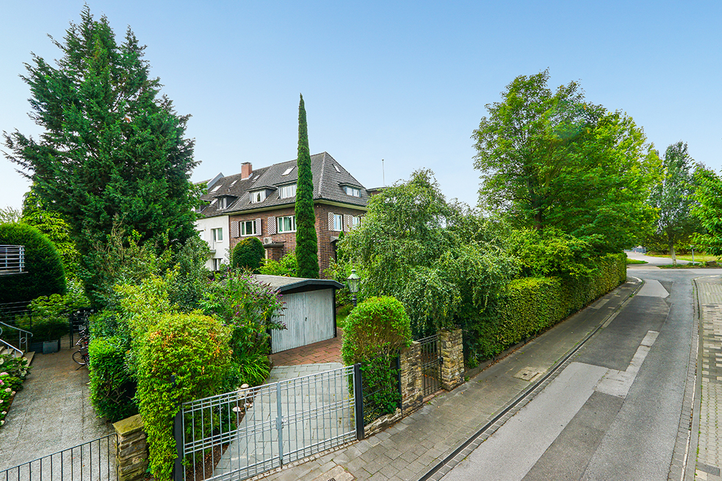 Carport mit Stellolatz
