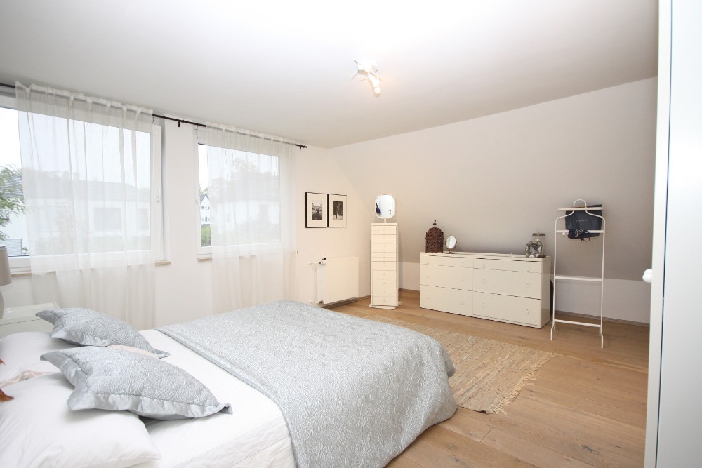 Schlafzimmer III